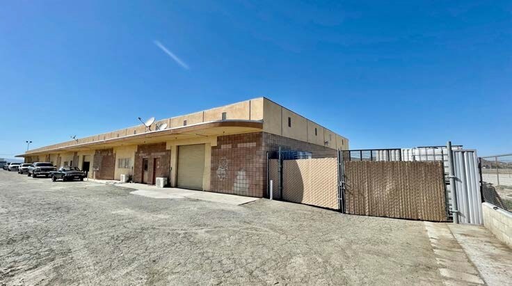 850 S Cawston Ave, Hemet, CA à vendre - Photo du bâtiment - Image 3 de 6