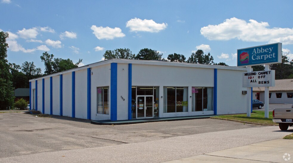 750 J Clyde Morris Blvd, Newport News, VA à vendre - Photo principale - Image 1 de 5