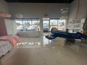 1200-1340 Stirling Rd, Dania Beach, FL à louer Photo intérieure- Image 2 de 9