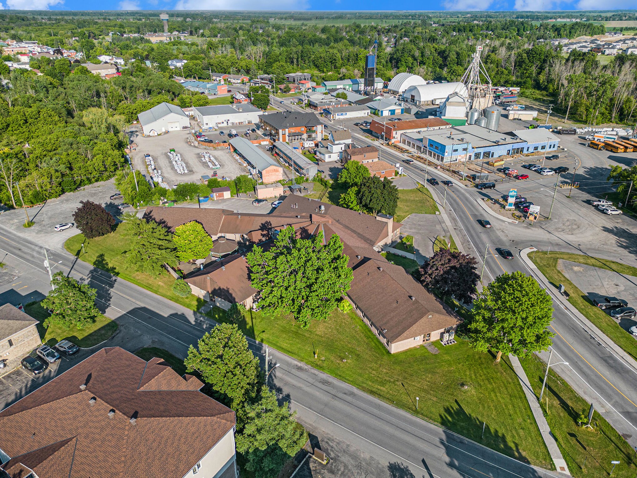 915 Notre Dame St, Embrun, ON for sale Primary Photo- Image 1 of 1