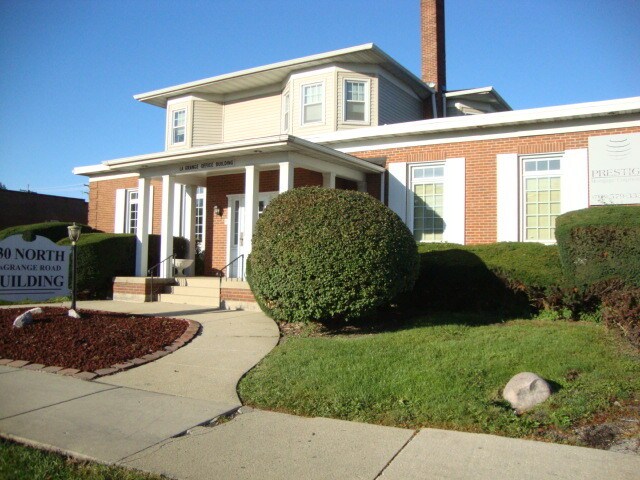 130 N La Grange Rd, La Grange, IL à louer - Photo du bâtiment - Image 3 de 6