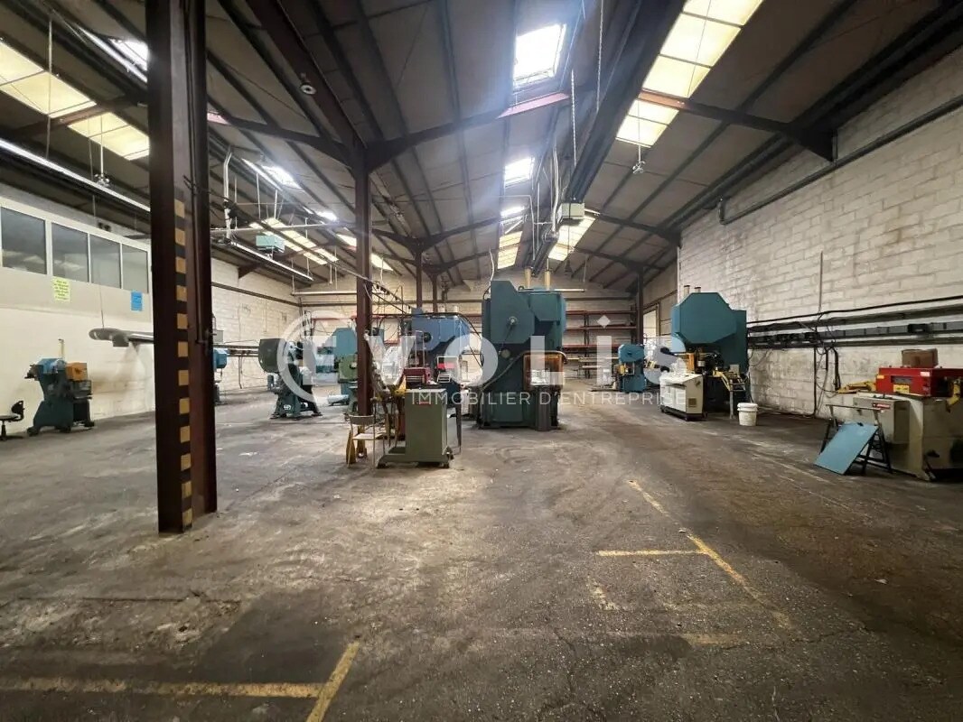 Flex in Vaujours for sale Building Photo- Image 1 of 8