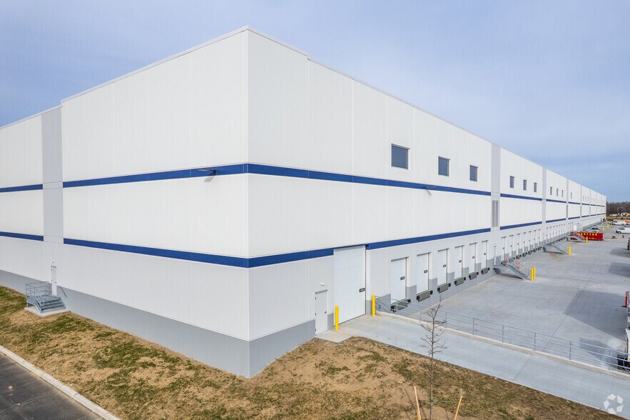 900 Richards Run, Burlington, NJ for lease - Building Photo - Image 2 of 5