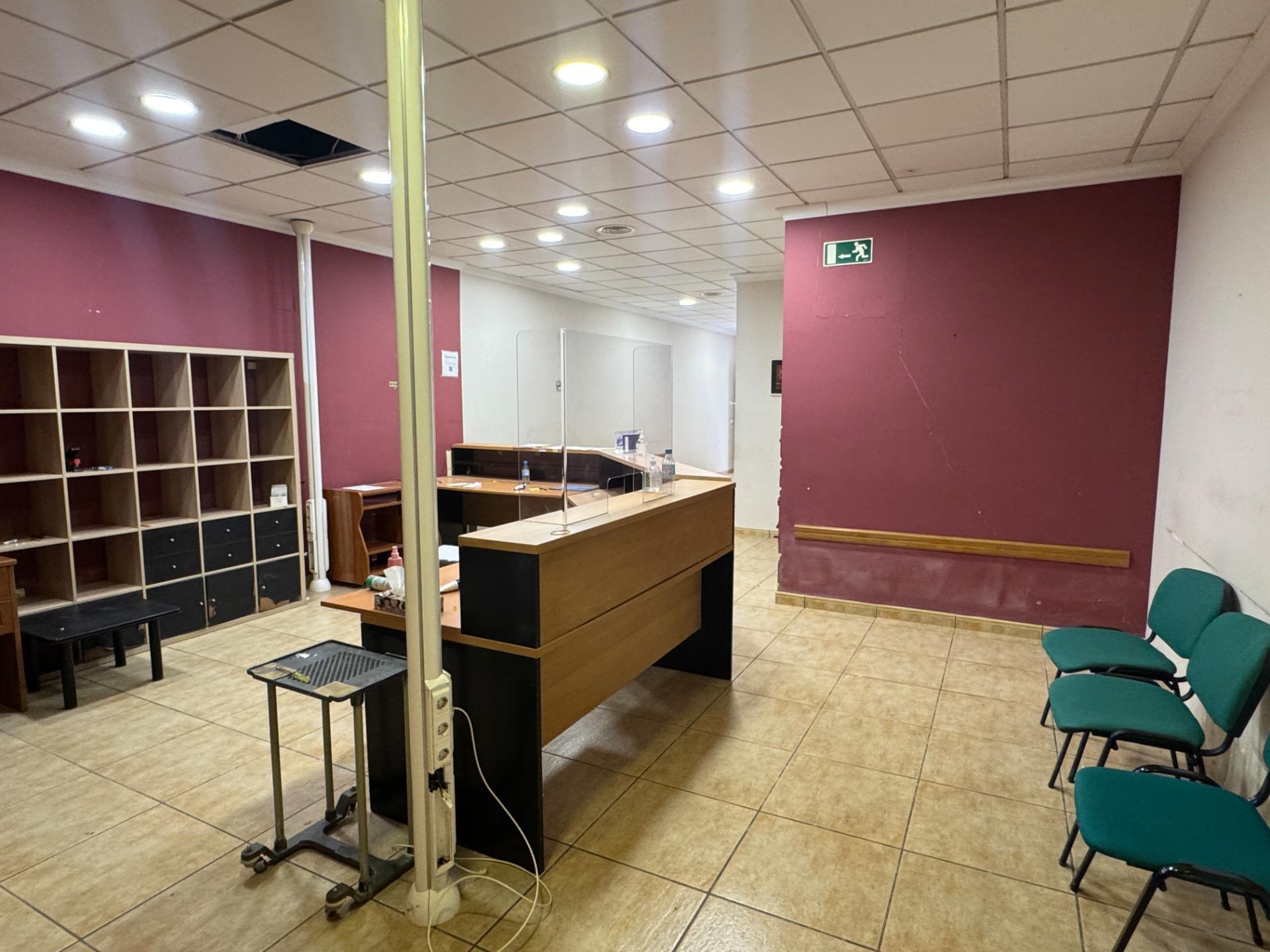 Commerce de détail dans Algemesí à louer Photo du bâtiment- Image 1 de 15