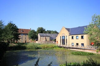 Plus de détails pour 13 Harnett Dr, Milton Keynes - Bureau à louer