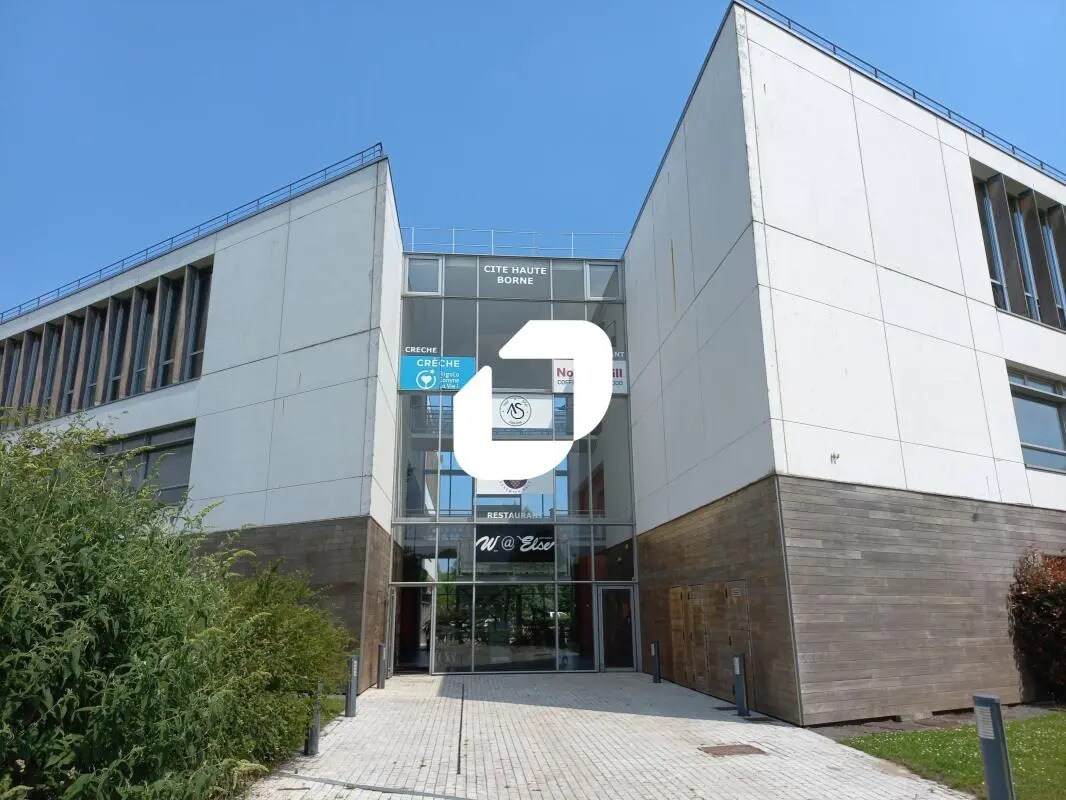 Retail in VILLENEUVE-D'ASCQ for lease Building Photo- Image 1 of 11