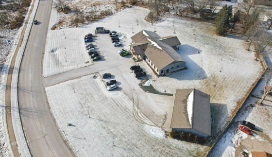 121 S Wilson Ave, Hartford, WI à vendre - Photo du bâtiment - Image 1 de 14