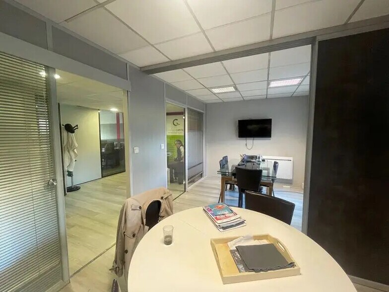 Office in Lyon for sale - Building Photo - Image 3 of 10