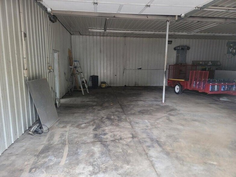7744 S Highway 27, Burnside, KY for lease - Interior Photo - Image 3 of 8