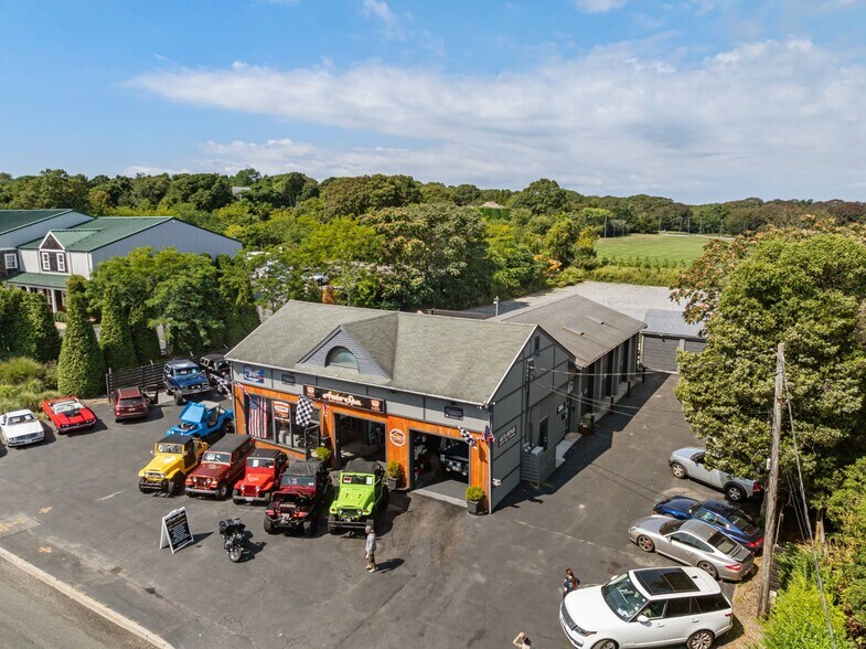 715 County Rd 39, Southampton, NY à vendre - Photo du bâtiment - Image 3 de 22