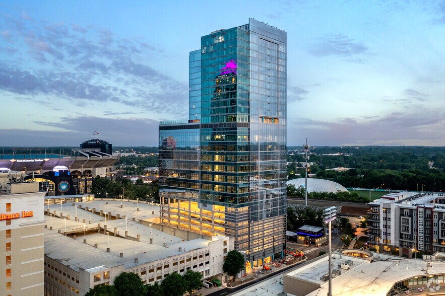 401 S Graham St, Charlotte, NC à louer - Photo du bâtiment - Image 2 de 8