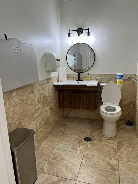 4200 E North St, Greenville, SC à louer - Photo du bâtiment - Image 2 de 5