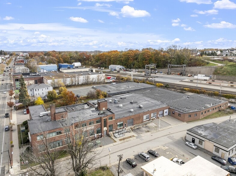 333 Shrewsbury St, Worcester, MA for lease - Building Photo - Image 2 of 55