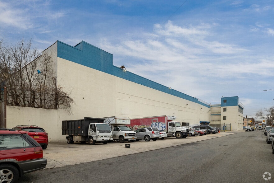 20-20 129th St, College Point, NY for lease - Building Photo - Image 3 of 7