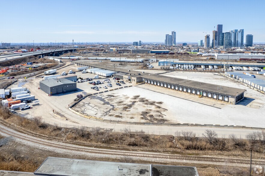 101 Doney Cres, Vaughan, ON à louer - Photo du bâtiment - Image 2 de 2
