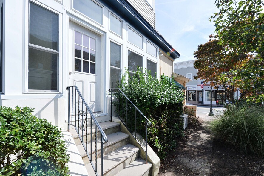 45-47 E Main St, Ramsey, NJ à louer - Photo du bâtiment - Image 2 de 16