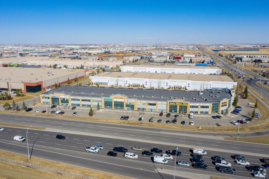 3953 112th Ave SE, Calgary, AB à louer - Aérien - Image 2 de 4