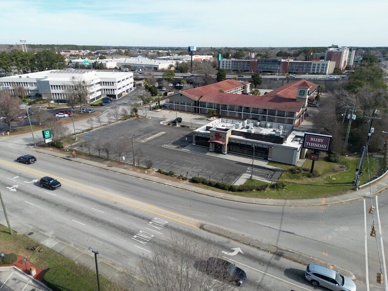 7400 Northside Dr, North Charleston, SC for sale - Building Photo - Image 2 of 16