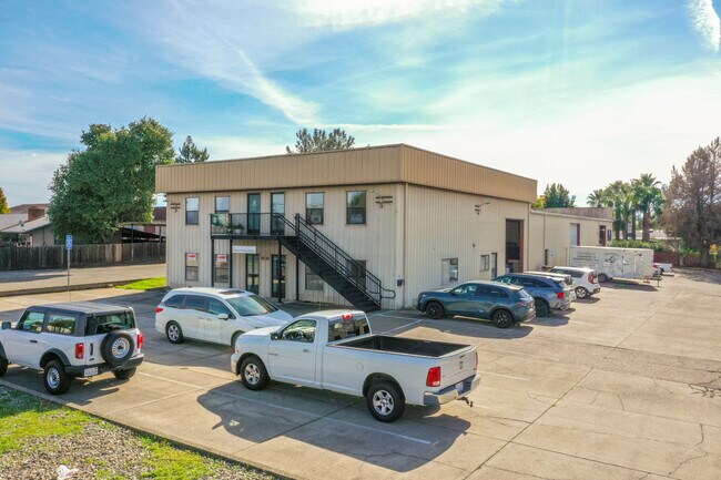 Plus de détails pour 2269 Hartnell Ave, Redding, CA - Industriel à vendre
