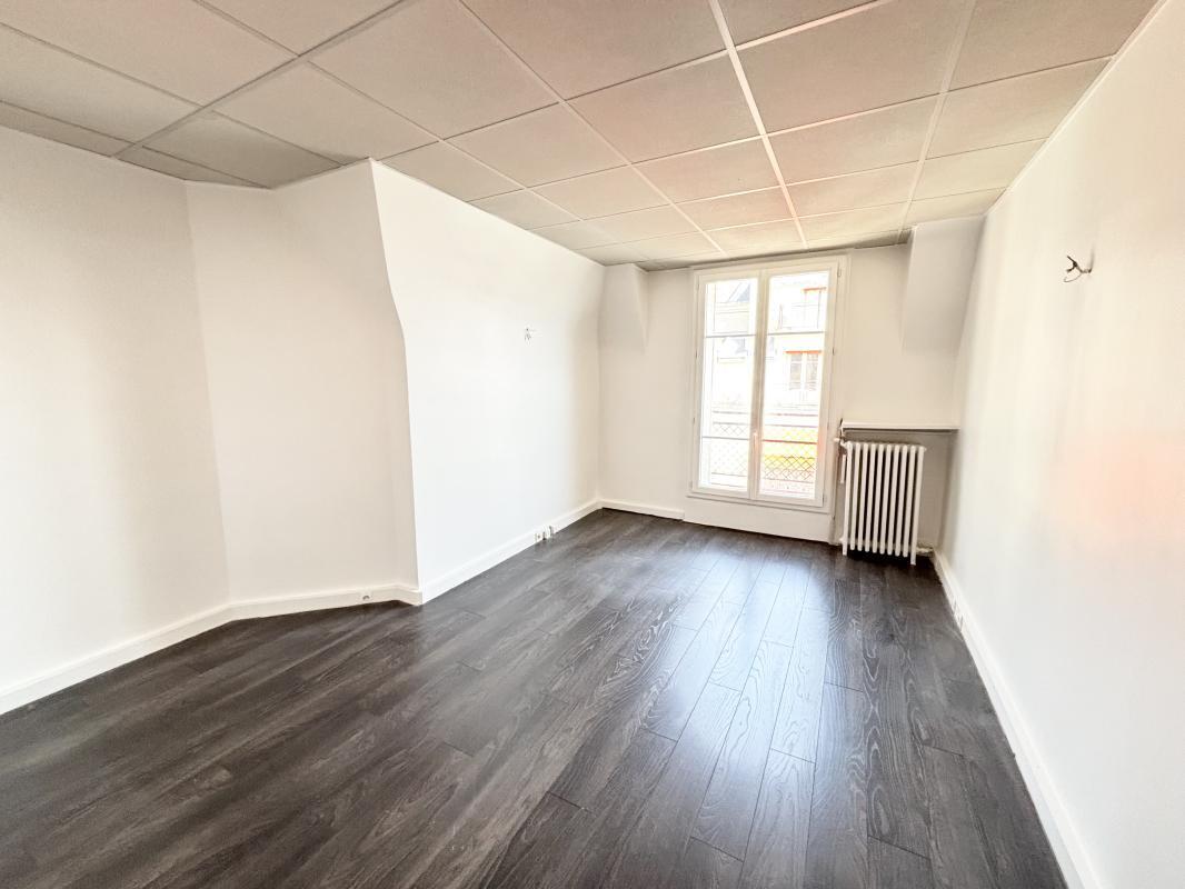 Rue Du Général Foy, Paris for lease Building Photo- Image 1 of 9