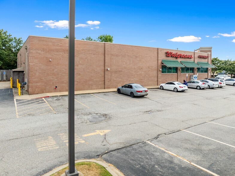 8035 E Shelby Dr, Memphis, TN à vendre - Photo du bâtiment - Image 3 de 7