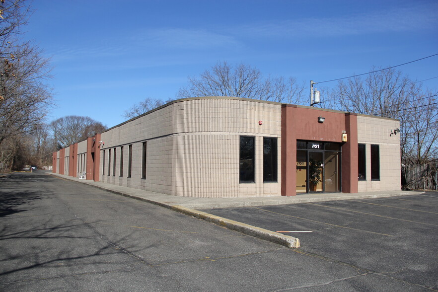 761-765 Middle Country Rd, Selden, NY for sale - Building Photo - Image 1 of 1