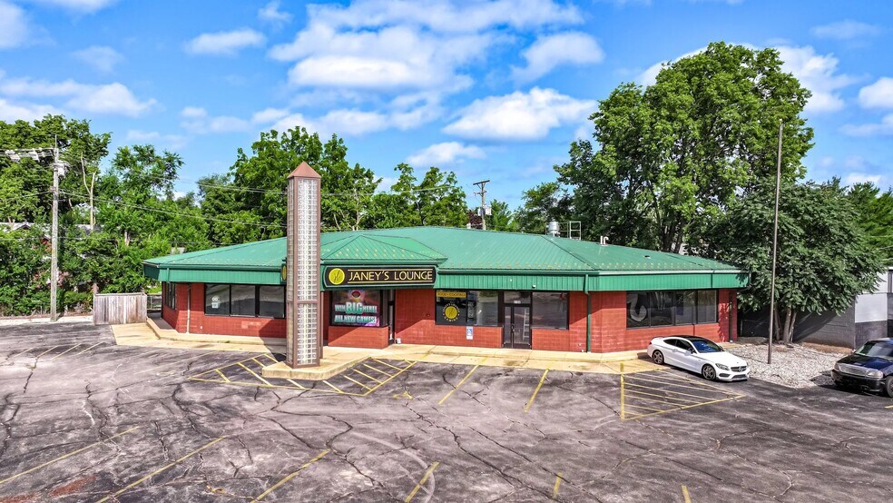 6108 N 2nd St, Loves Park, IL à louer - Photo du bâtiment - Image 2 de 2