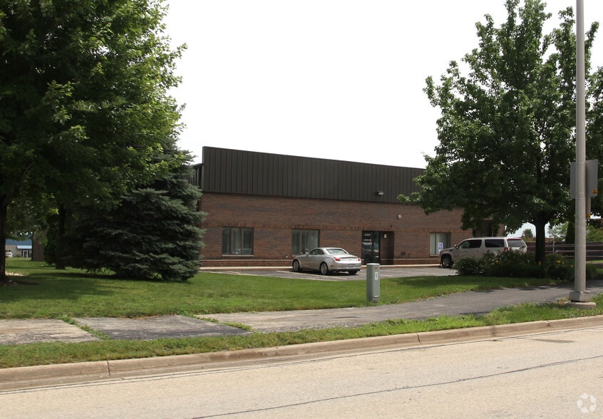 1319 Enterprise Dr, Romeoville, IL for lease - Building Photo - Image 2 of 2