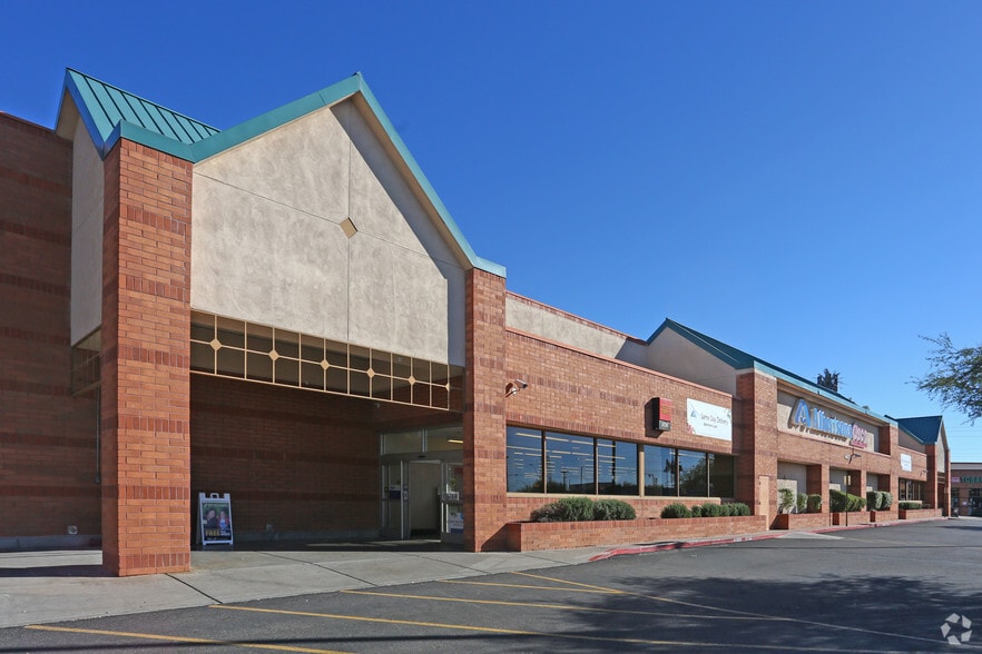 415-441 N Val Vista Dr, Mesa, AZ for lease - Primary Photo - Image 1 of 4