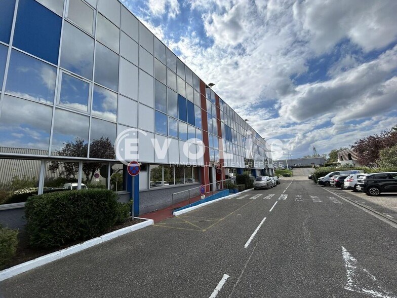 Office in Artigues-près-Bordeaux for lease - Building Photo - Image 3 of 17