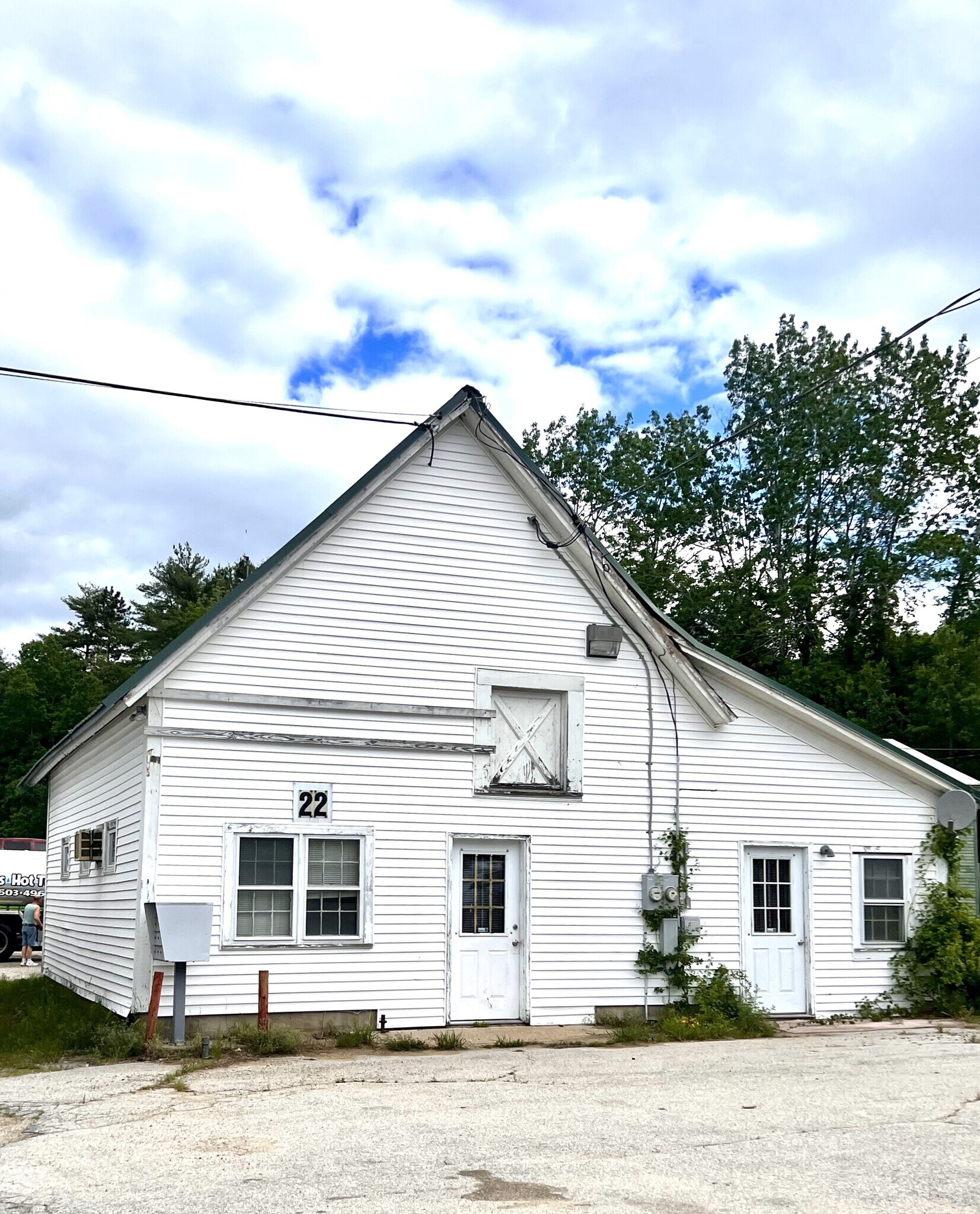 22 Huckins Rd, Epsom, NH for lease Primary Photo- Image 1 of 2