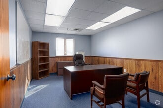 3750 Industrial Dr, Carlyle, IL à louer Photo intérieure- Image 2 de 13