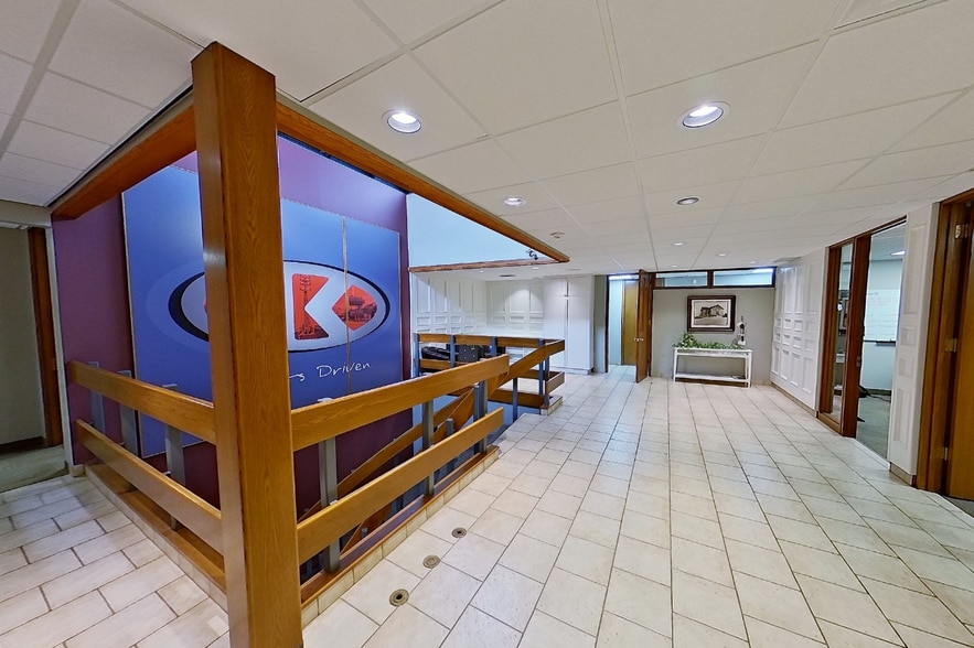 10457 184 St NW, Edmonton, AB for lease - Interior Photo - Image 2 of 6