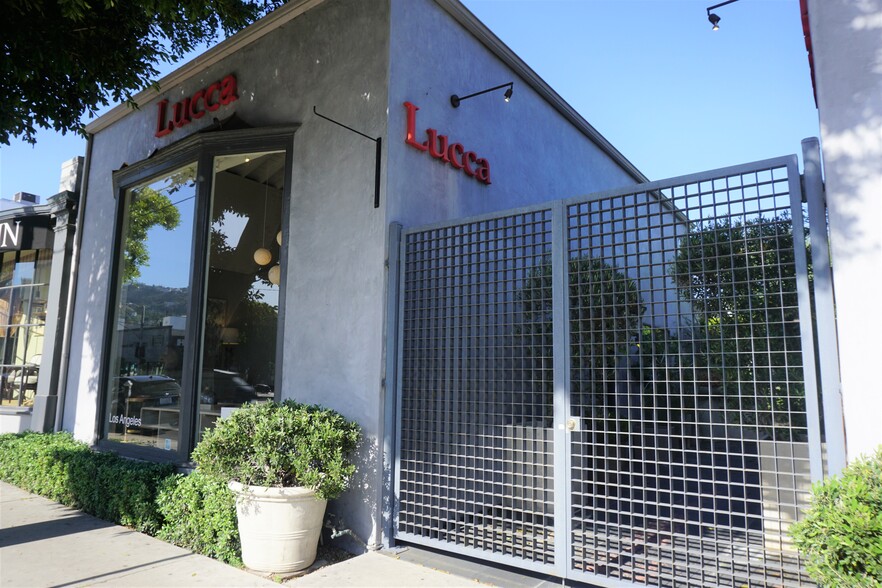 744 N La Cienega Blvd, Los Angeles, CA for lease - Building Photo - Image 3 of 17