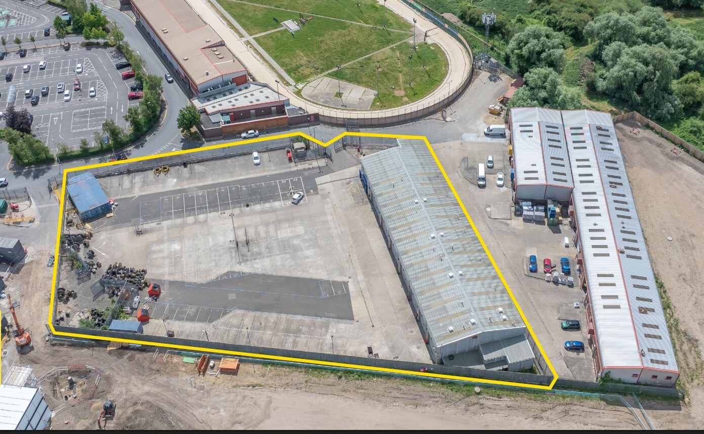 Greyhound Way, Dartford for lease Primary Photo- Image 1 of 2