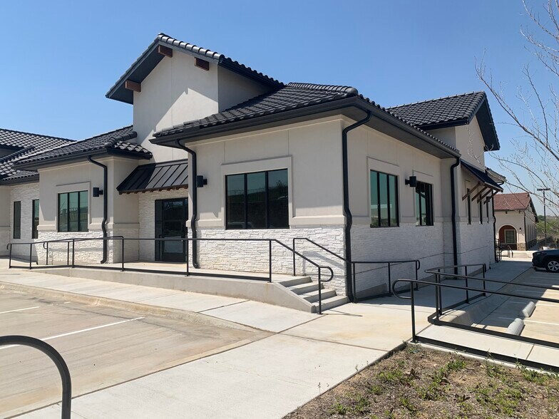 9413 N Beach St, Keller, TX à louer - Photo du bâtiment - Image 2 de 3