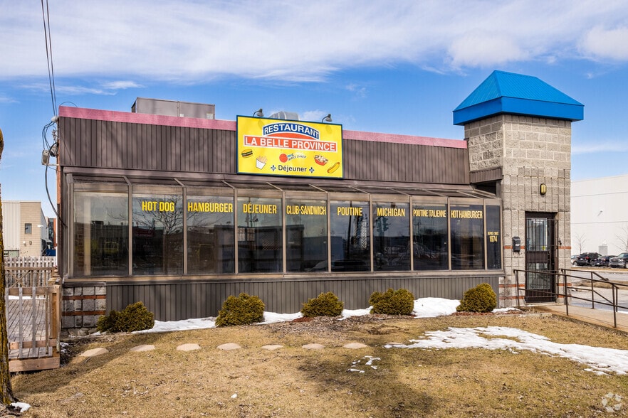 10501-10503 Boul Henri-Bourassa O, Saint-Laurent, QC à vendre - Photo du bâtiment - Image 2 de 3