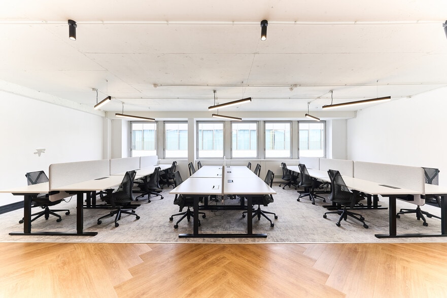 27 Rue De Surène, Paris for lease - Interior Photo - Image 1 of 12