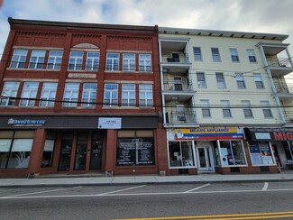 Plus de détails pour 747-751 Broad St, Central Falls, RI - Vente au détail à vendre