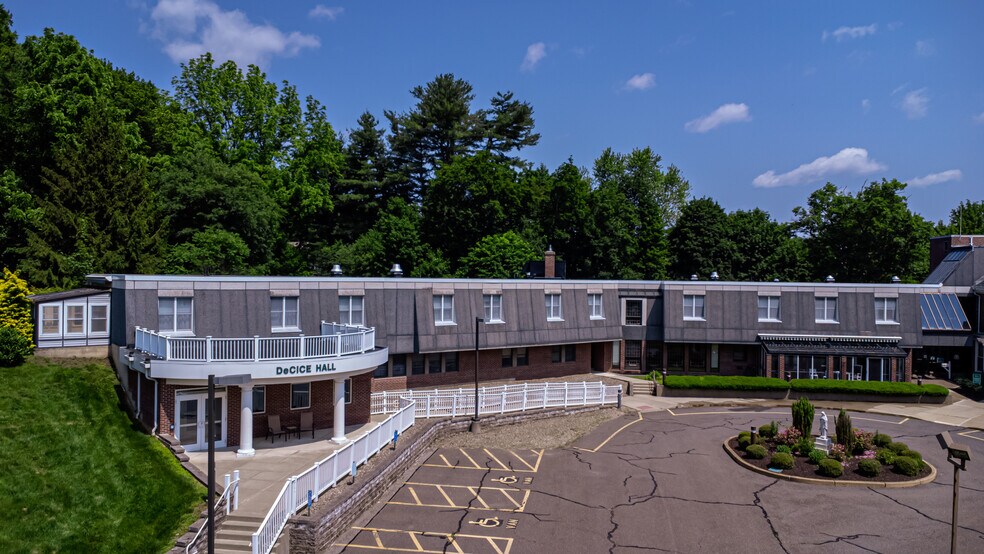 1365 Northampton St, Holyoke, MA à vendre - Photo du bâtiment - Image 3 de 31