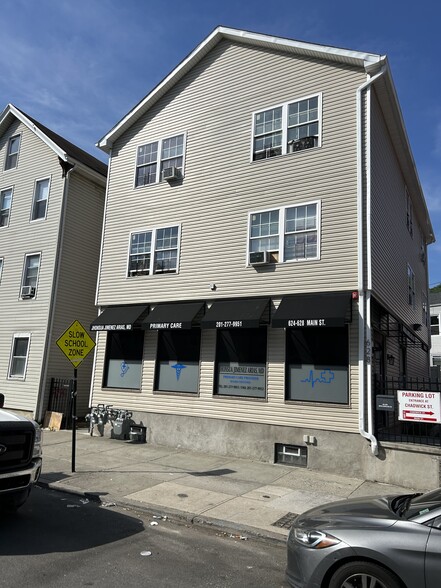 624-628 Main St, Paterson, NJ for sale - Building Photo - Image 1 of 1