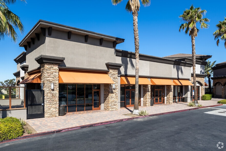 450-590 Hidden Valley Pky, Corona, CA for lease - Building Photo - Image 2 of 12