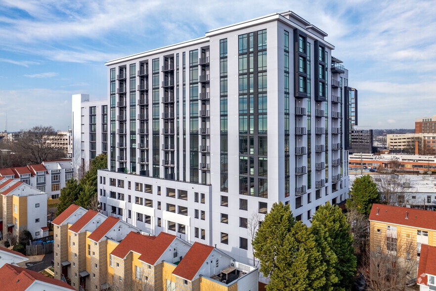 2025 Cleveland Ave, Charlotte, NC à louer - Photo du bâtiment - Image 2 de 66