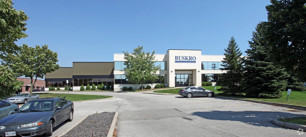 1738 Orangebrook Ct, Pickering, ON for sale - Primary Photo - Image 1 of 1