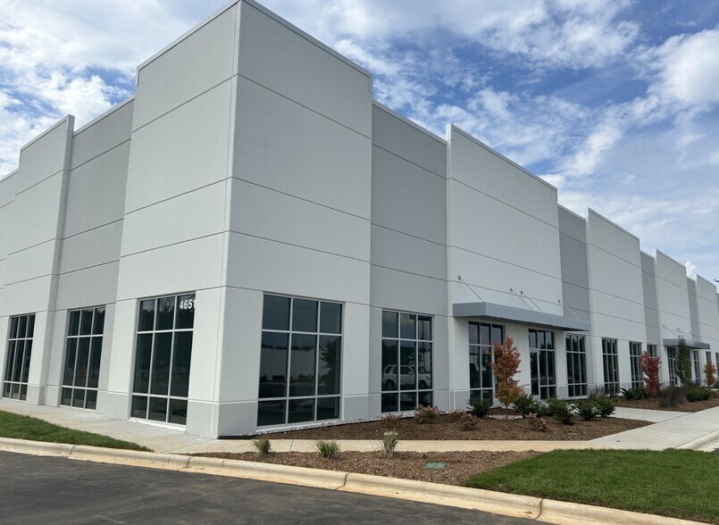 4651 Corporate Dr, Concord, NC for lease - Building Photo - Image 2 of 5