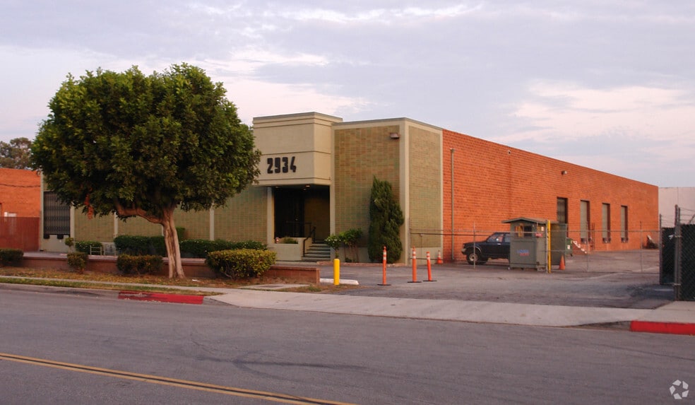 2934 E Las Hermanas St, Rancho Dominguez, CA for lease - Building Photo - Image 3 of 5