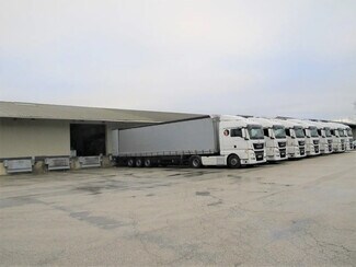 Plus de détails pour Local d'activités à louer