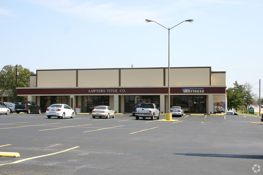 1673 Briarcrest Dr, Bryan, TX for lease - Building Photo - Image 3 of 5