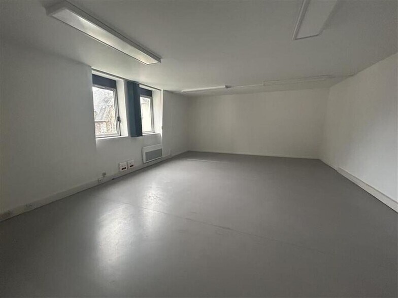 14 Rue Du Chapeau Rouge, Dijon for lease - Interior Photo - Image 2 of 8