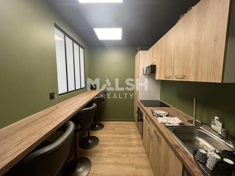 Commerce de détail dans Tassin-la-Demi-Lune à louer - Photo intérieure - Image 3 de 11